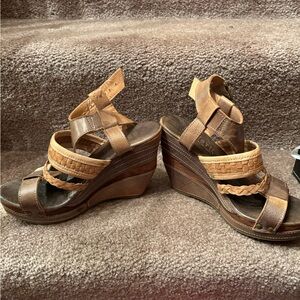 Bed STU size 6.5 like new